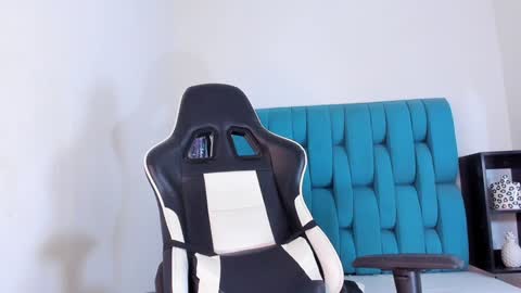 alannaughty_ online show from 01-25-25, 11:32