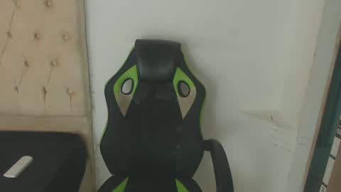 Snapshot of alantrickz365 chatting on 09-20-25, 01:50 alantrickz365 online show from 09-20-25, 01:50