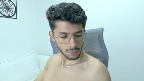 alanvilla_lobo online show from 10-20-25, 07:36