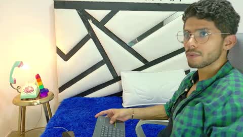 alanvilla_lobo online show from 10-24-25, 07:43