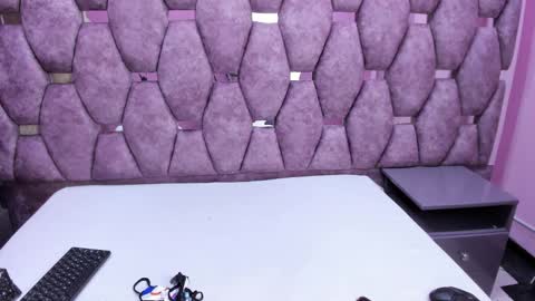 AlaSmith  online show from 10-02-25, 02:18