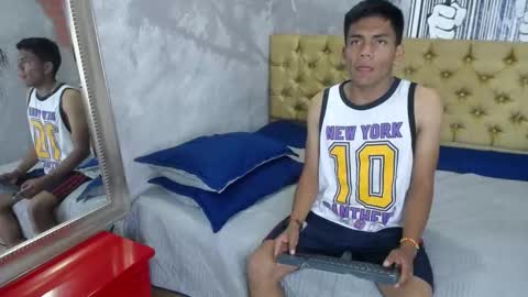 Snapshot of alasttor__ chatting on 11-21-25, 01:54 Alasttor online show from 11-21-25, 01:54