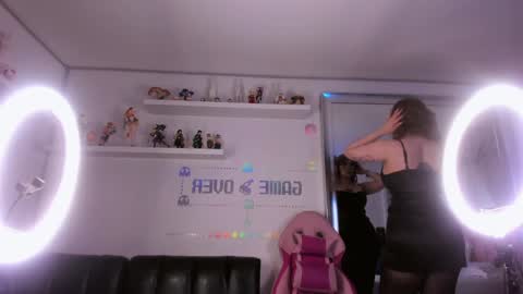 albaandthayron online show from 12-18-24, 12:07