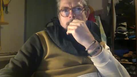 Snapshot of albandant chatting on 02-19-25, 05:49 albandant online show from 02-19-25, 05:49