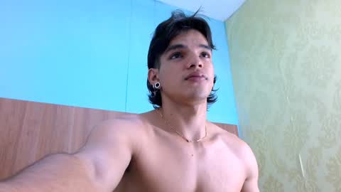 Snapshot of albertbernal69 chatting on 01-13-25, 06:16 Albert online show from 01-13-25, 06:16