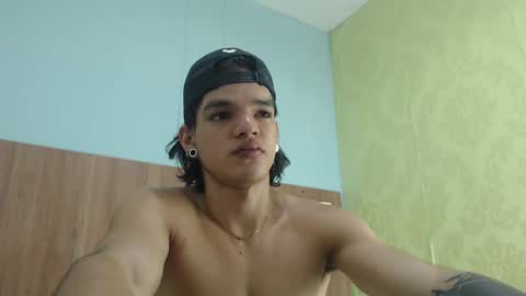 Snapshot of albertbernal69 chatting on 03-05-25, 05:29 Albert online show from 03-05-25, 05:29