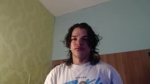 Snapshot of albertbernal69 chatting on 09-24-25, 03:21 Albert online show from 09-24-25, 03:21