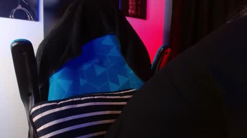 Snapshot of albertbernal69 chatting on 11-28-25, 04:37 Albert online show from 11-28-25, 04:37