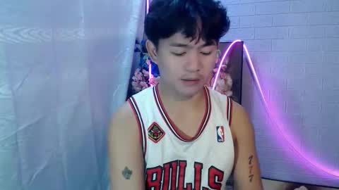 Snapshot of albertx_destroyer69 chatting on 05-18-26, 02:29 Albert online show from 05-18-26, 02:29
