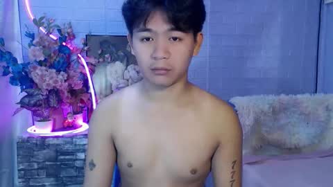 Snapshot of albertx_destroyer69 chatting on 05-19-26, 01:00 Albert online show from 05-19-26, 01:00