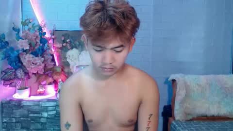 Snapshot of albertx_destroyer69 chatting on 05-25-26, 03:56 Albert online show from 05-25-26, 03:56