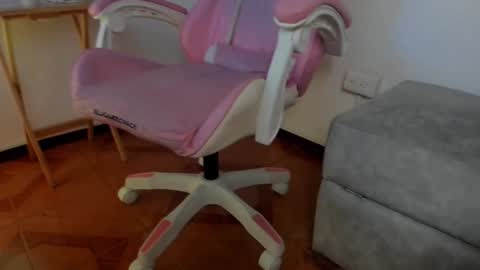 Snapshot of ale_alejandra chatting on 02-28-26, 12:39 Alejandra online show from 02-28-26, 12:39