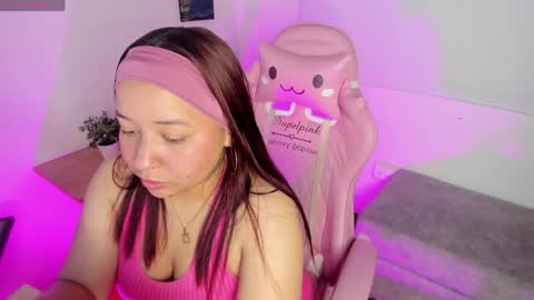 Snapshot of ale_alejandra chatting on 06-04-26, 02:56 Alejandra online show from 06-04-26, 02:56