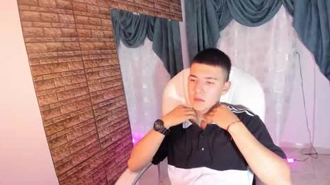 Snapshot of aleckk_boy chatting on 10-25-25, 07:19 Aleck Boy online show from 10-25-25, 07:19