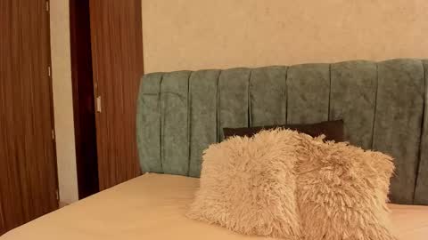 Aleera online show from 02-05-26, 07:40