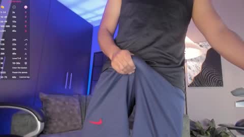 Snapshot of aleex_bayhas chatting on 10-07-25, 05:37 A L E X online show from 10-07-25, 05:37