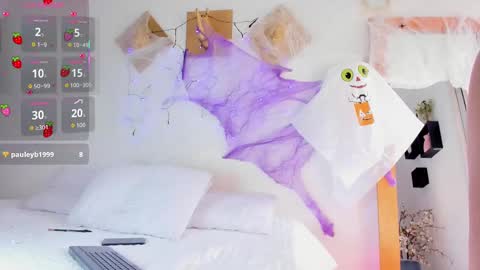 Snapshot of aleexiiaa chatting on 10-25-25, 12:56 aleexiiaa online show from 10-25-25, 12:56