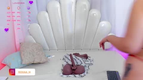 Snapshot of alehank chatting on 11-20-25, 05:40 Roxana online show from 11-20-25, 05:40