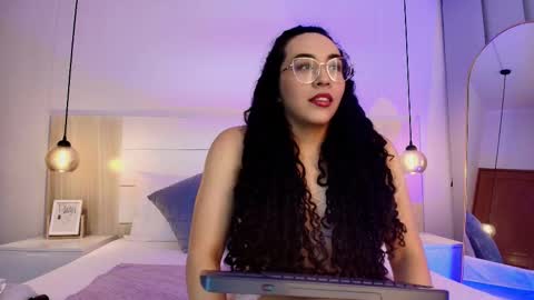 Snapshot of alehia_cute chatting on 10-23-25, 11:14 Alehia Cute online show from 10-23-25, 11:14