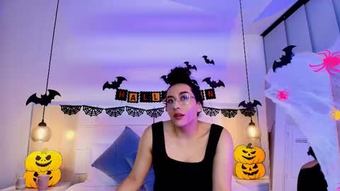 Snapshot of alehia_cute chatting on 11-01-25, 10:12 Alehia Cute online show from 11-01-25, 10:12