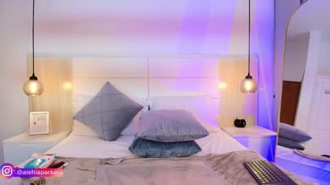 Snapshot of alehia_cute chatting on 11-22-25, 11:04 Alehia Cute online show from 11-22-25, 11:04