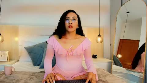 Snapshot of alehia_cute chatting on 12-02-25, 12:05 Alehia Cute online show from 12-02-25, 12:05