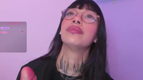 Snapshot of aleja_5 chatting on 11-14-25, 03:16 Ale online show from 11-14-25, 03:16