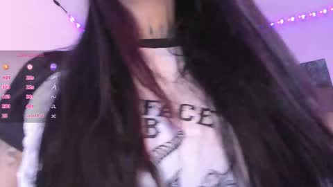 Snapshot of aleja_5 chatting on 12-01-25, 03:00 Ale online show from 12-01-25, 03:00