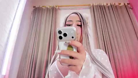 Aleja Hill online show from 11-02-25, 03:47