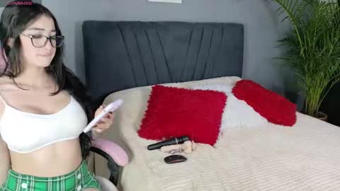 Alejandra Jones online show from 11-07-25, 10:10