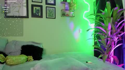 Aleja Queen online show from 10-15-25, 11:38