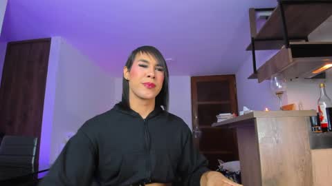 Snapshot of alejaevangeline chatting on 02-14-25, 01:45 A L E J A N D R A online show from 02-14-25, 01:45