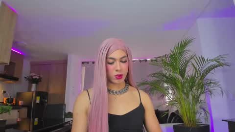 Snapshot of alejaevangeline chatting on 02-21-25, 10:26 A L E J A N D R A online show from 02-21-25, 10:26