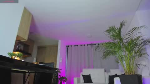 Snapshot of alejaevangeline chatting on 10-04-25, 11:08 A L E J A N D R A online show from 10-04-25, 11:08