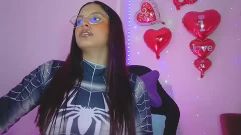 Snapshot of alejaharker chatting on 01-29-25, 03:54 Aleja Harker online show from 01-29-25, 03:54