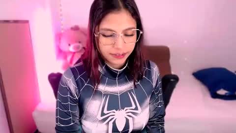 Snapshot of alejaharker chatting on 10-30-25, 02:35 Aleja Harker online show from 10-30-25, 02:35