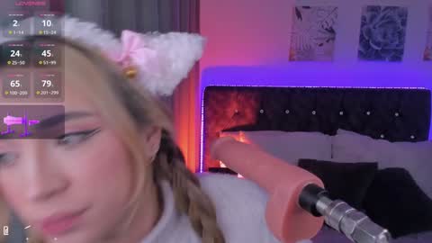 Snapshot of alejamillan1 chatting on 12-17-24, 08:34   night GTM -5 online show from 12-17-24, 08:34