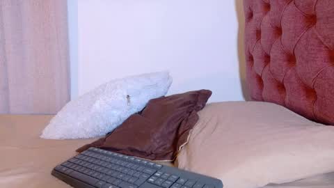 alejandra_dunn1 online show from 03-22-26, 07:39