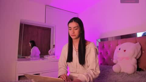 alejandraaa_ online show from 09-28-25, 02:39