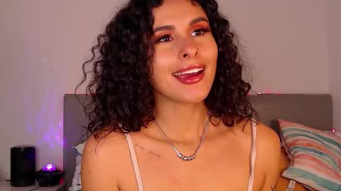 Snapshot of alejandraray chatting on 12-02-25, 02:17 Danna Ray online show from 12-02-25, 02:17