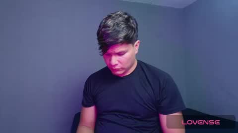 Alejandro G online show from 10-27-25, 03:21