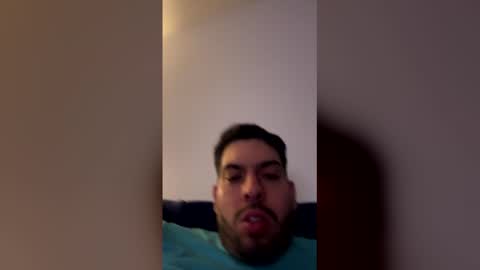 Snapshot of alejandrony29 chatting on 03-27-26, 04:18 alejandrony29 online show from 03-27-26, 04:18