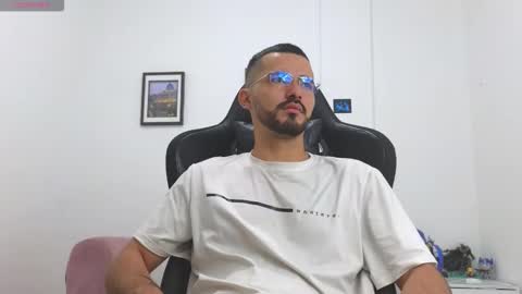 alejandroo_7 online show from 01-06-26, 04:11