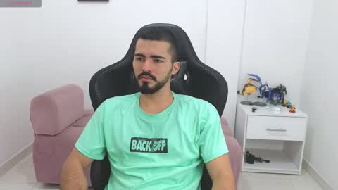 alejandroo_7 online show from 02-05-26, 05:28