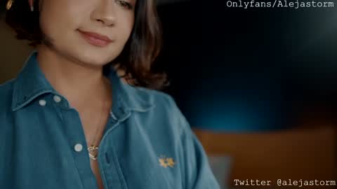 Snapshot of alejastorm chatting on 01-19-25, 02:25 Alejandra online show from 01-19-25, 02:25