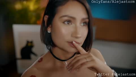 Snapshot of alejastorm chatting on 01-25-25, 05:40 Alejandra online show from 01-25-25, 05:40