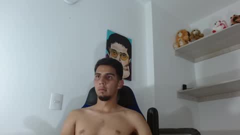 Snapshot of alejo_hot23 chatting on 01-18-25, 03:42 David online show from 01-18-25, 03:42