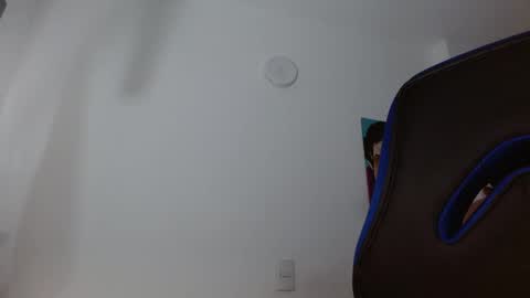 Snapshot of alejo_hot23 chatting on 01-31-25, 03:09 David online show from 01-31-25, 03:09