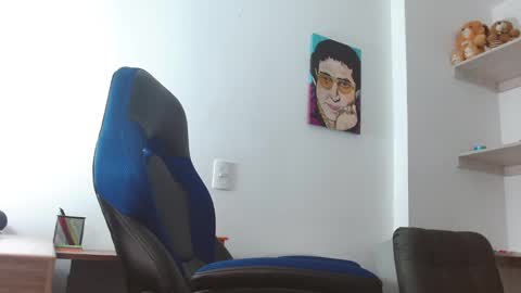 Snapshot of alejo_hot23 chatting on 02-28-25, 03:37 David online show from 02-28-25, 03:37