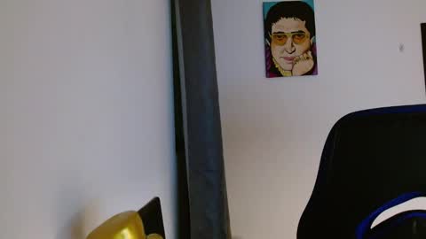 Snapshot of alejo_hot23 chatting on 10-27-25, 01:09 David online show from 10-27-25, 01:09